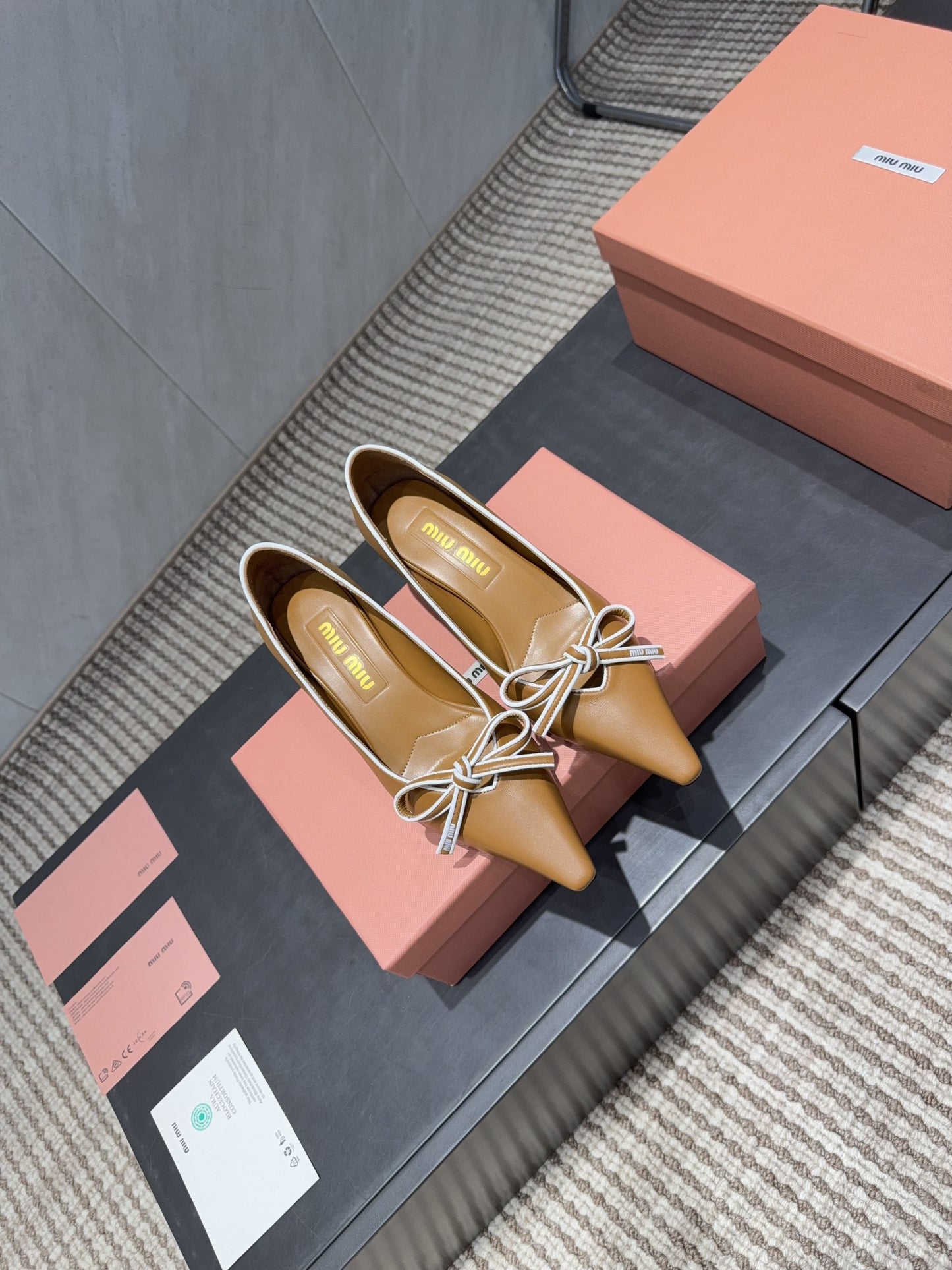 MIUMIU 26S POINTED TOE PUMPS 55MM IN CARAMEL BROWN CALFSKIN WITH BOW