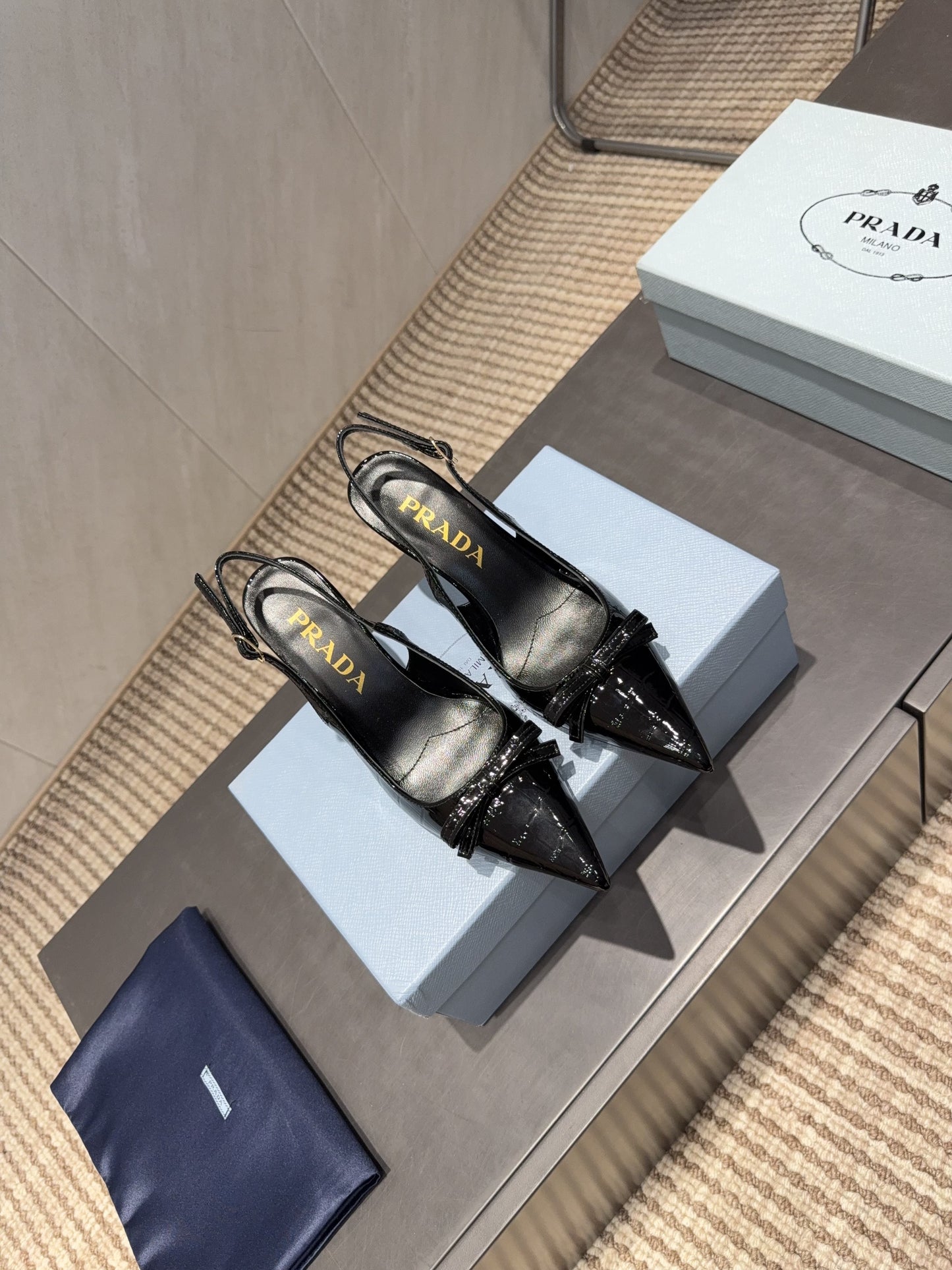 PRADA 26S ГОСТРОНОСІ ТУФЛІ-СЛІНГБЕКИ НА ВИСОКИХ ПІДБОРАХ 85 ММ З ЧОРНОЇ ТЕЛЯЧОЇ ШКІРИ З БАНТОМ