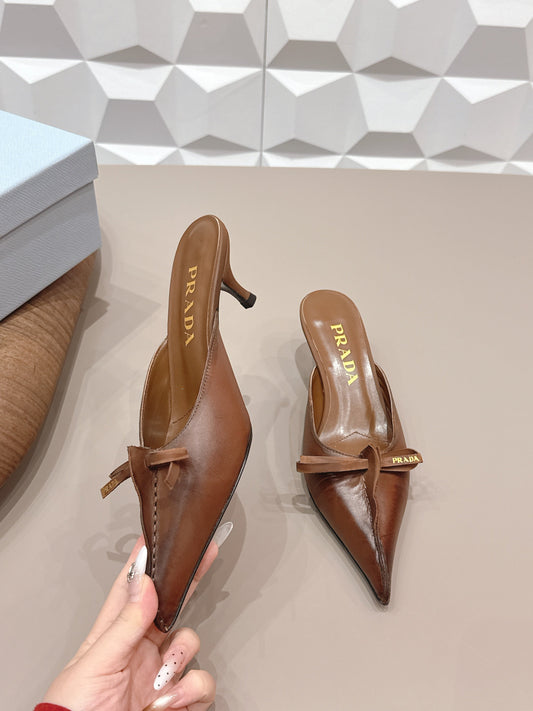 PRADA 26S ГОСТРОНОСІ ЧЕРЕВИКИ МЮЛІ З МЕРЕЖИВОМ 55 ММ З КОРИЧНЕВОЇ ТЕЛЯЧОЇ ШКІРИ З БАНТОМ