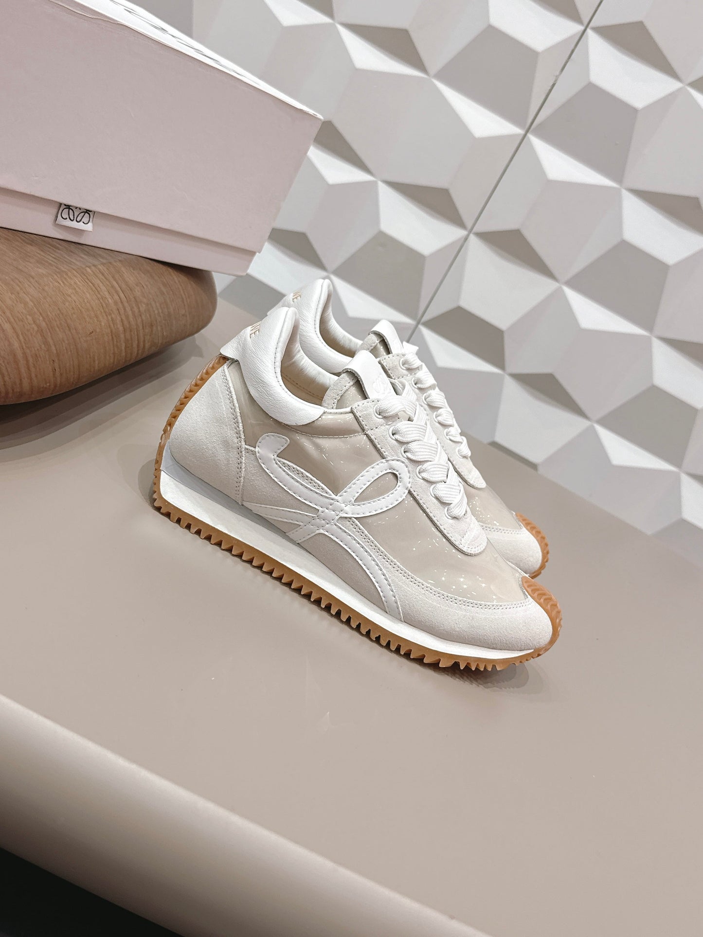 КРОСІВКИ LOEWE 26S FLOW RUNNER З БІЛОЇ ЗАМШІ ТА ПРОЗОРОГО ПЛАСТИКУ І ТЕЛЯЧОЇ ШКІРИ
