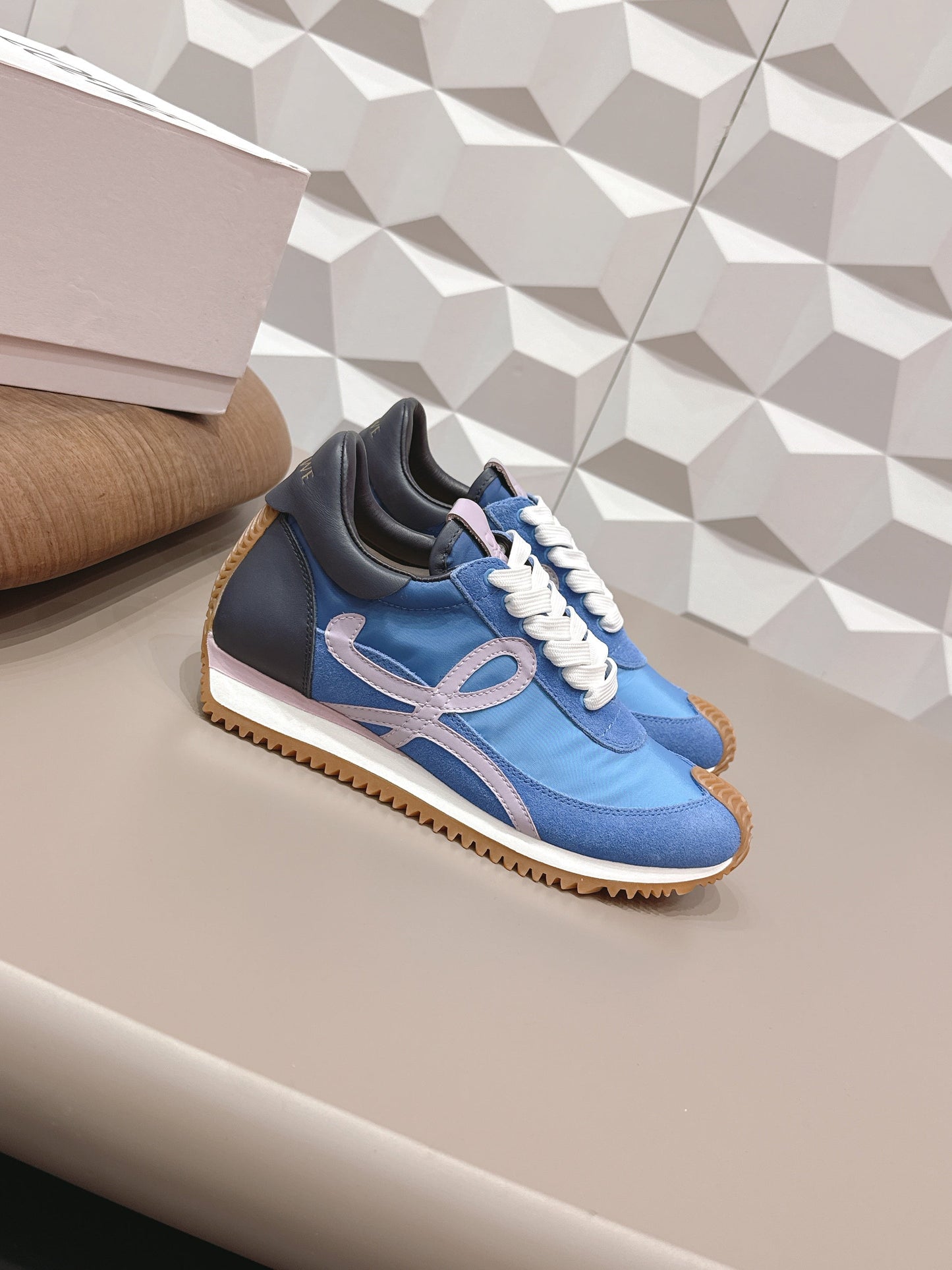 Кросівки LOEWE 26S FLOW RUNNER зі замші та телячої шкіри синього кольору, модель 1