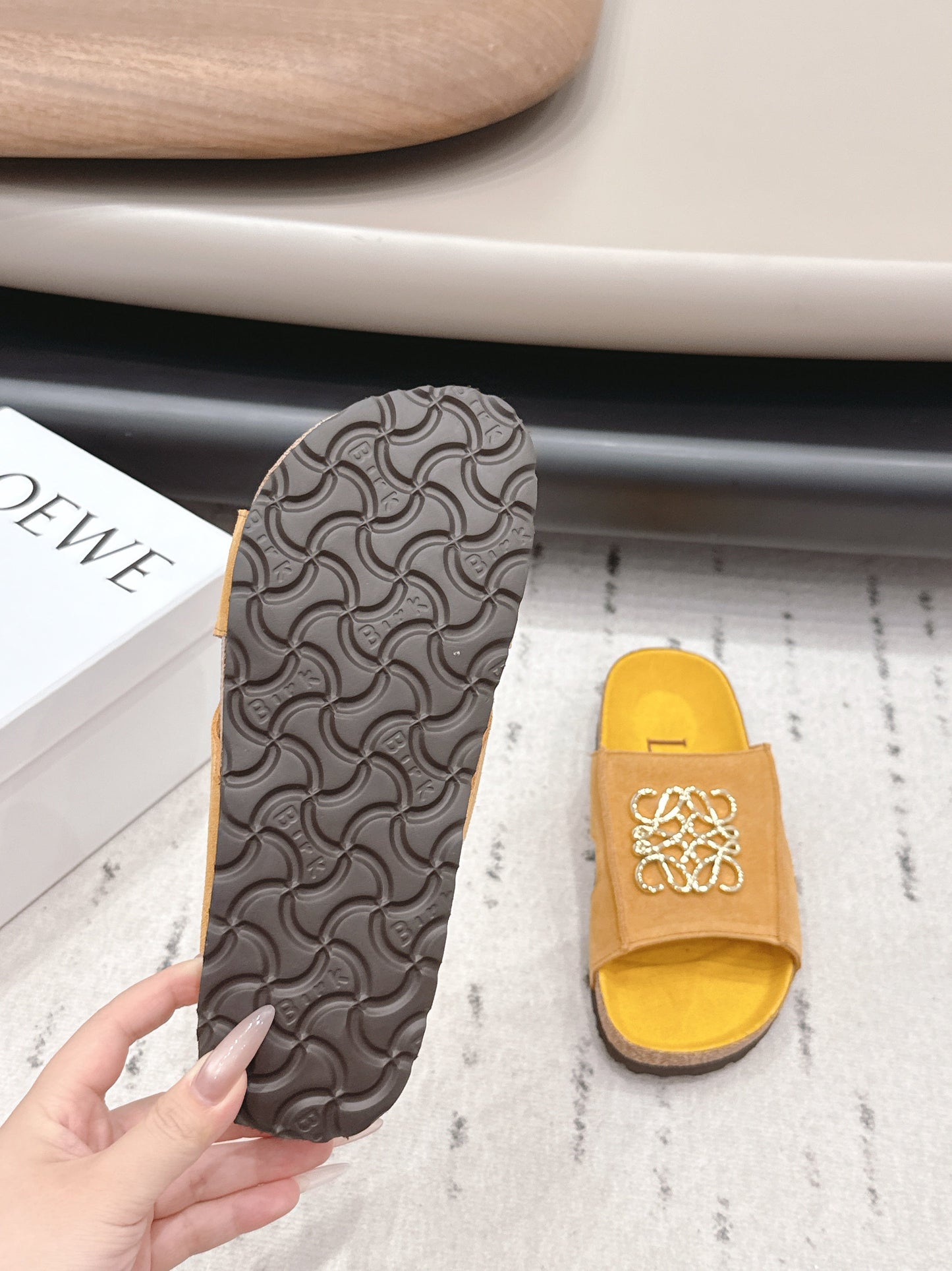 LOEWE 26S FLAT SANDALS IN GOLD YELLOW LOGO GOLD HARDWARE