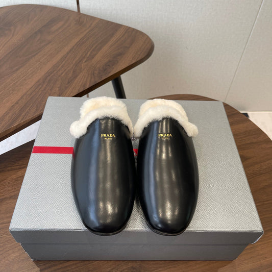 PRADA 25S САБО З ЧОРНОЇ ТЕЛЯЧОЇ ШКІРИ З ХУТРЯНОЮ ПІДКЛАДКОЮ - 35