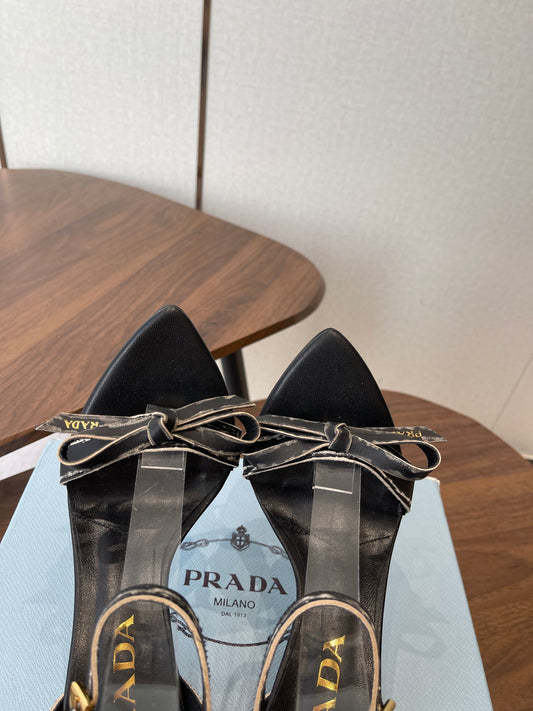БОСОНІЖКИ PRADA 26S НА ВИСОКИХ ПІДБОРАХ 85 ММ З ЧОРНОЇ ТЕЛЯЧОЇ ШКІРИ З БАНТОМ
