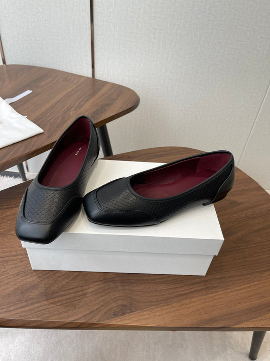 THE ROW 26S SQUARE TOE BALLET FLATS IN BLACK CALFSKIN
