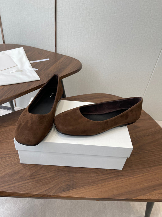THE ROW 26S FLATS IN DARK BROWN SUEDE