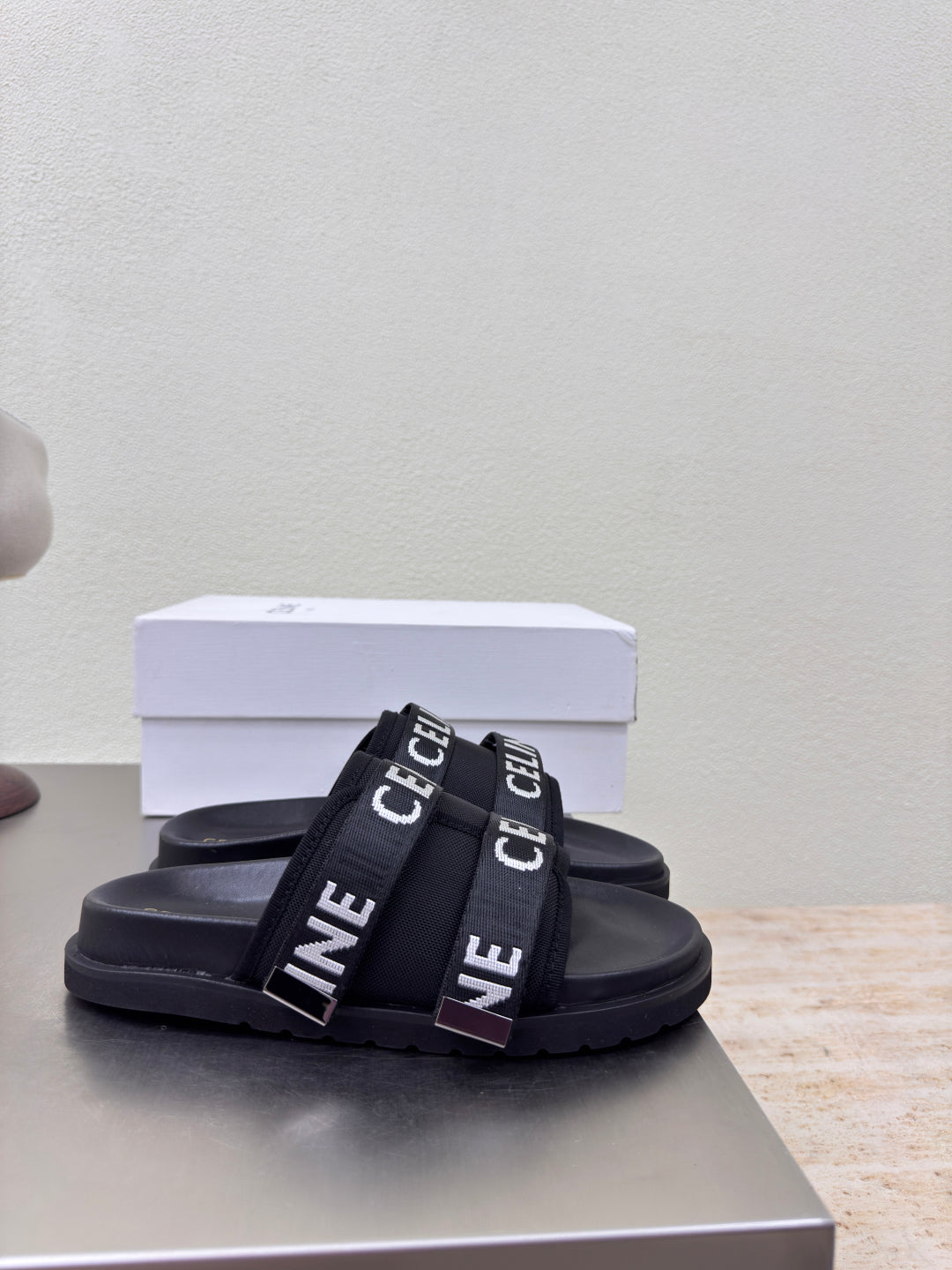 CELINE 25S FLAT SANDALS ARC DE TRIOMPHE IN BLACK CALFSKIN AND CANVAS - 35