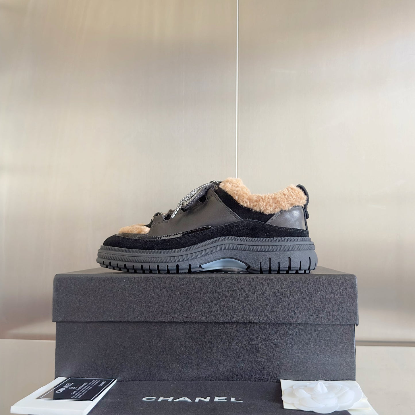 CHANEL 25S SNEAKERS WITH FUR ACCENTS 40MM IN BLACK AND BROWN CALFSKIN - 35