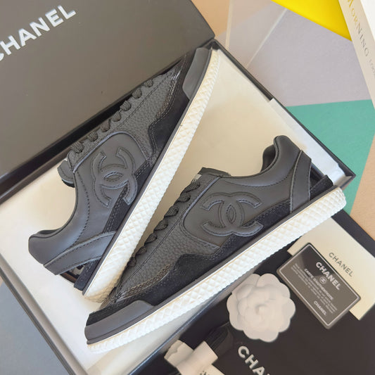 Кросівки CHANEL 25S зі шкіряним носком (20 мм), чорна теляча шкіра - 35