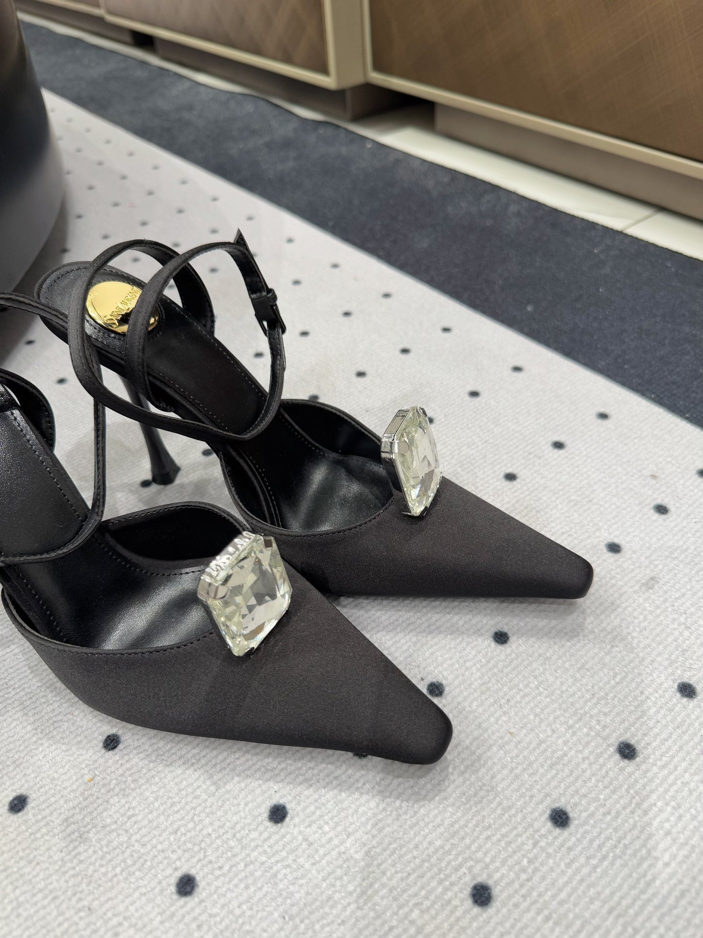 HARLOW PUMPS IN BLACK SATIN CREPE AND CRYSTALS - 35