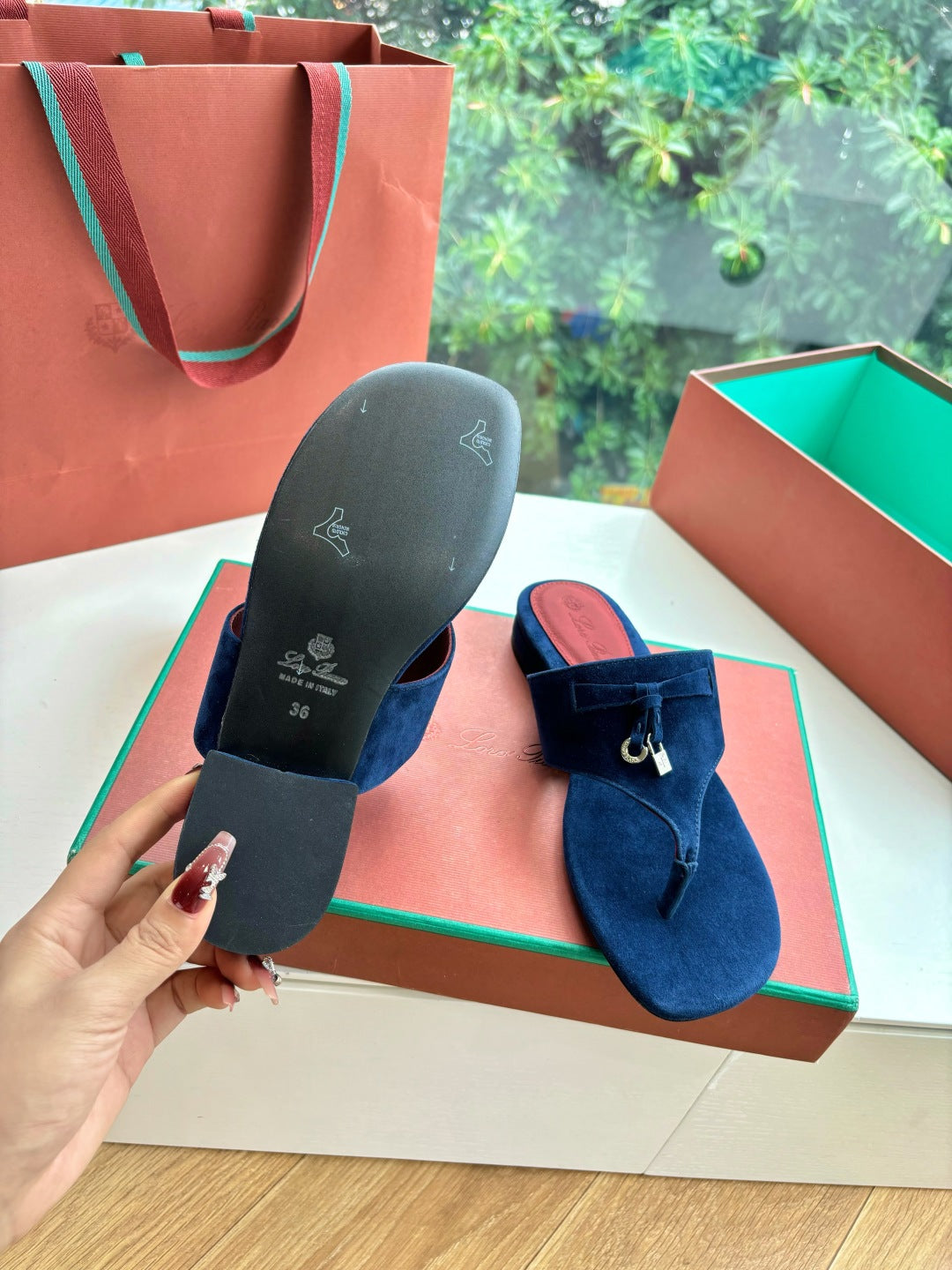LP THONG SANDALS 25S IN MIDNIGHT BLUE SUEDE - 35