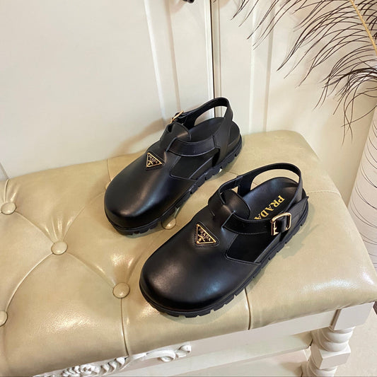 RUBBER SOLE SANDALS IN BLACK SMOOTH LAMBSKIN - 35