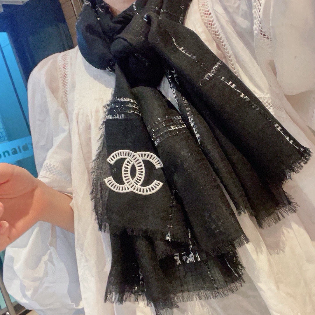 CHANEL 25S SCARF 200 IN CASHMERE 992018