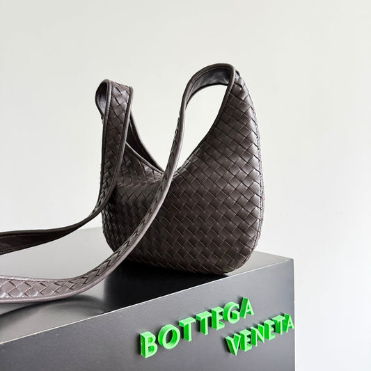 BOTTEGA VENETA 25S СУМКА VENETO 27 З ТЕМНО-КОРИЧНЕВОЇ ТЕЛЯЧОЇ ШКІРИ ЗІ СРІБНОЮ ФУРНІТУРОЮ