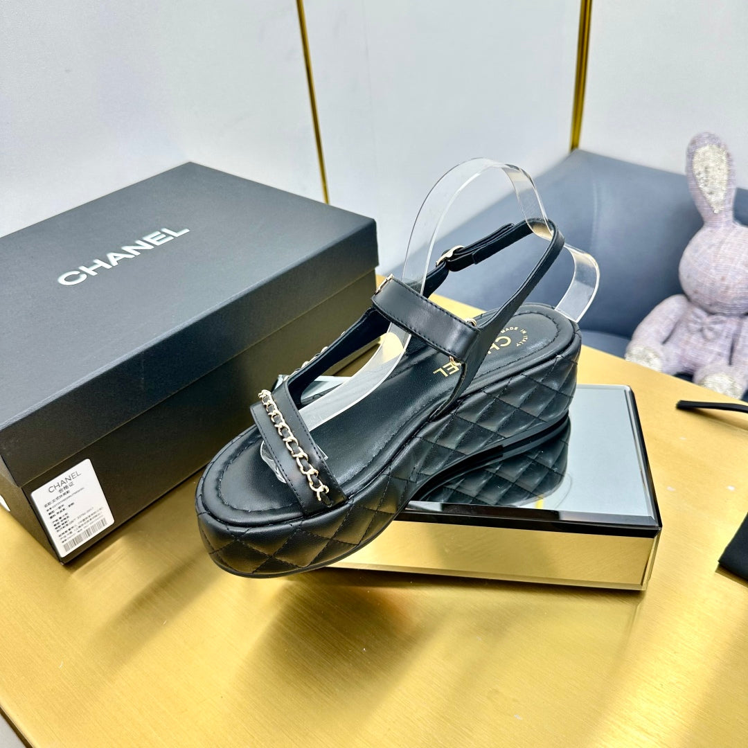 CC WEDGE SANDALS 25S IN BLACK CALFSKIN WITH GOLD HARDWARE - 35