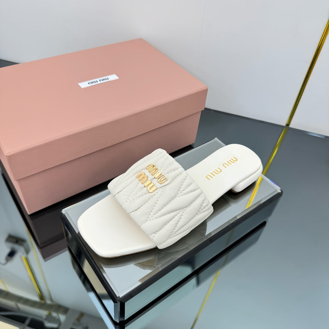 MATELASSÉ SLIDES IN OFF WHITE CALFSKIN - 35