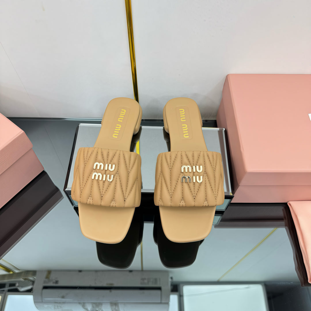 MATELASSÉ SLIDES IN DARK BEIGE CALFSKIN - 35