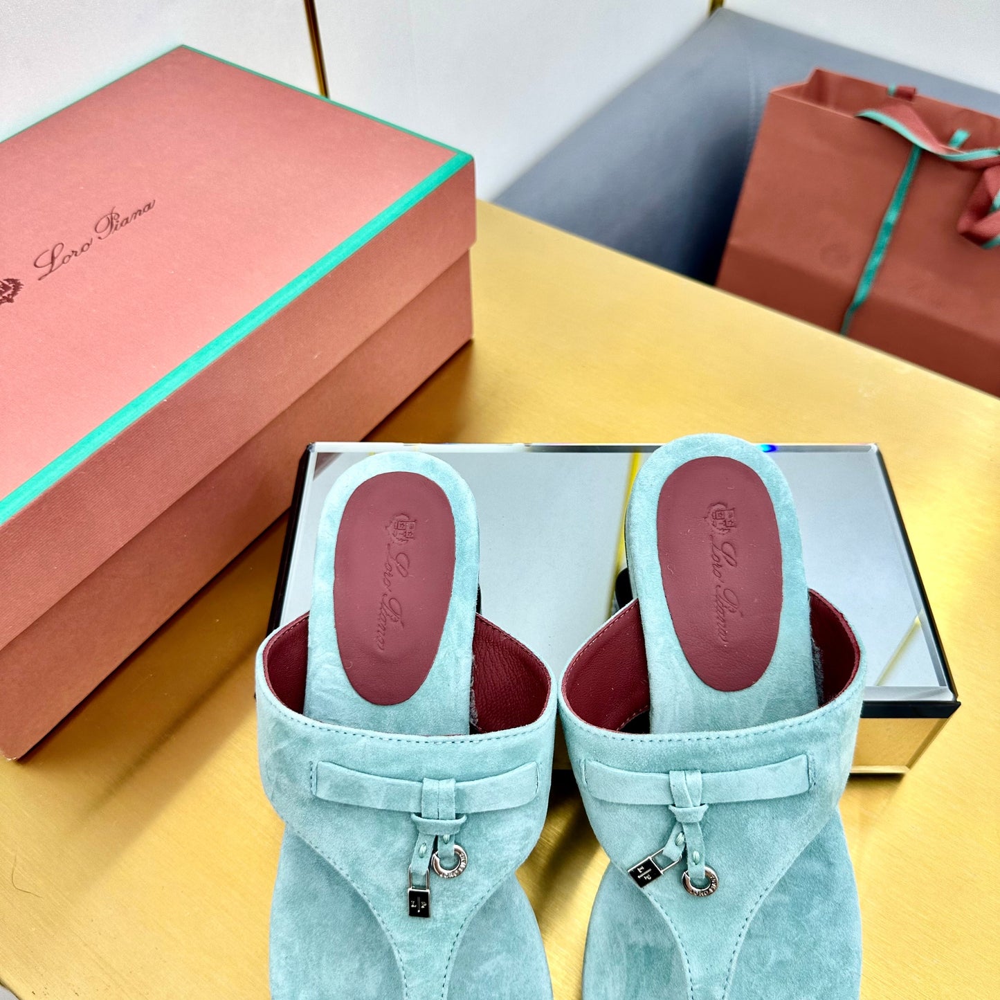 FLIP FLOPS IN EMERALD GREEN SUEDE AND HARDWARE SILVER - 34
