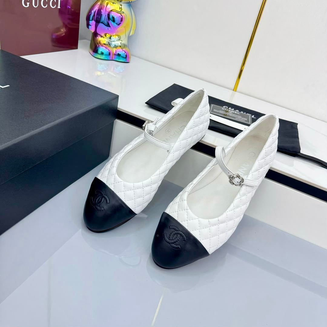 CC MARY JANE FLAT 25S IN WHITE LAMBSKIN EMBOSSED LOGO - 35
