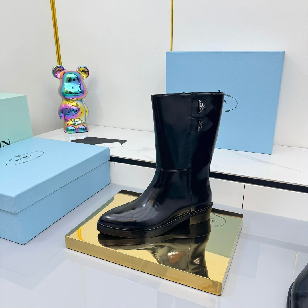 PRADA 25S BROOKLYN BOOTS 50MM IN BLACK GLOSSY CALFSKIN WITH LOGO - 35