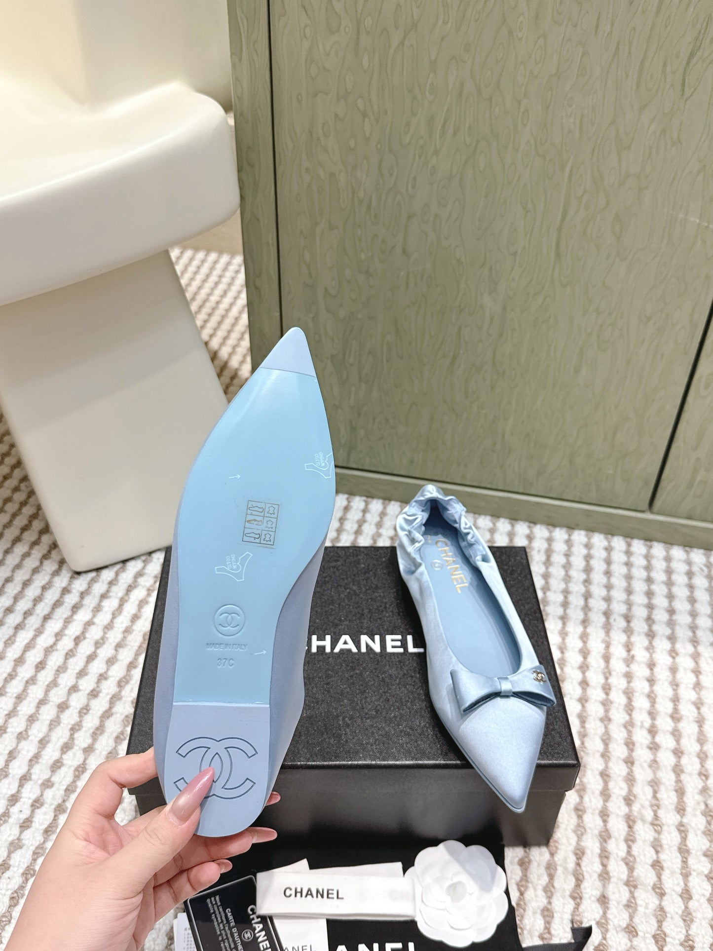 CHANEL 25S MARY JANE BALLET FLATS IN BLUE SILK SATIN - 35