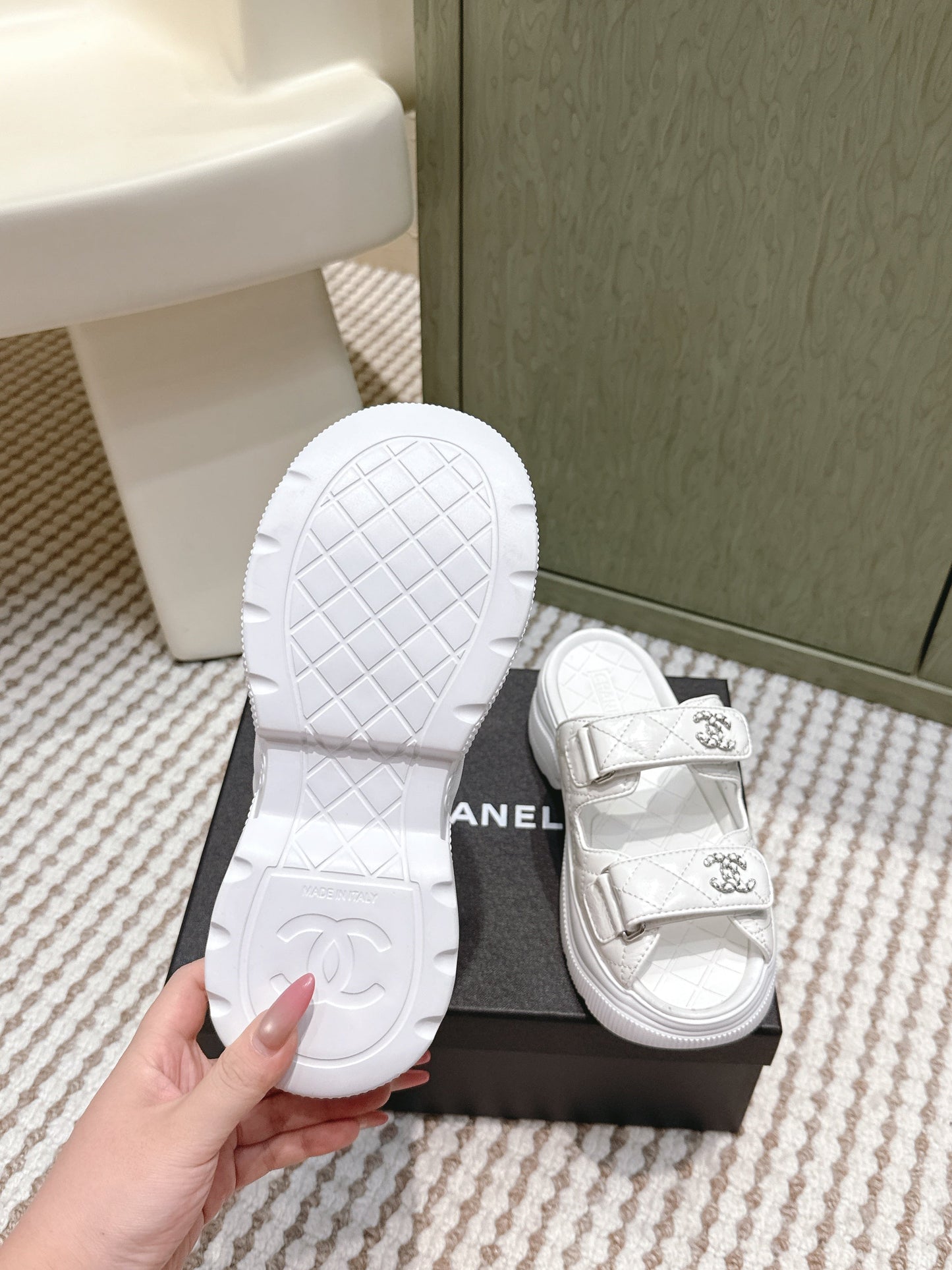 CHANEL 25S STRAP SANDALS IN WHITE PATENT CALFSKIN SILVER HARDWARE - 35