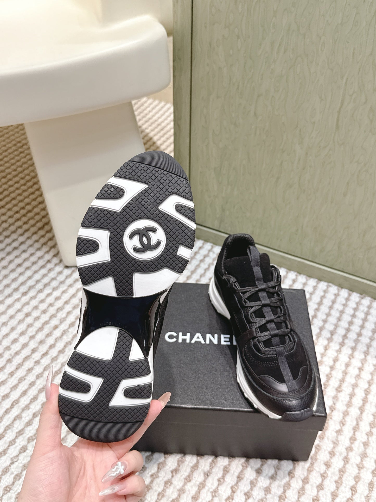 CHANEL 25S LUXURY SNEAKERS IN BLACK CALFSKIN AND SUEDE - 35