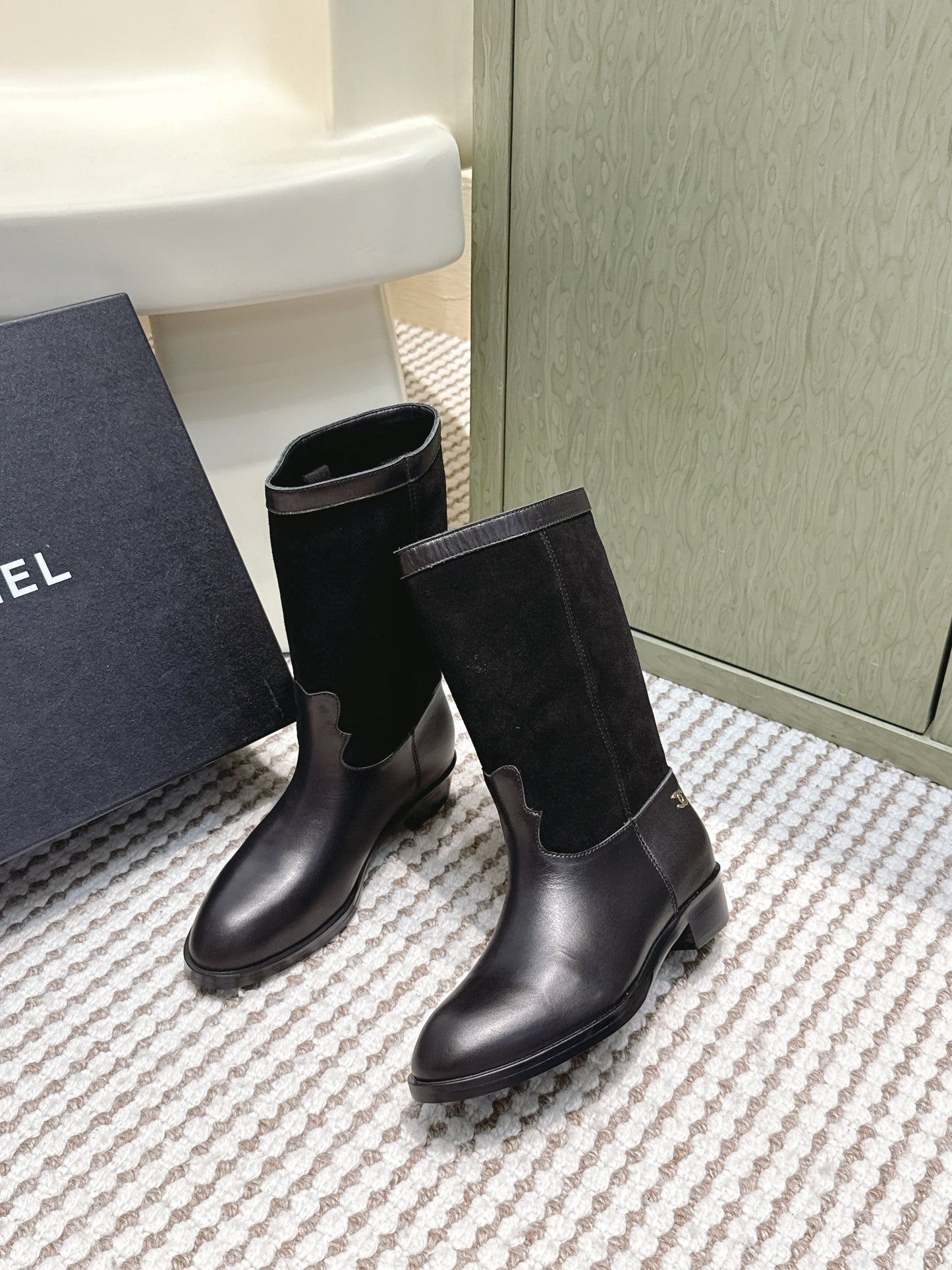 CHANEL 25S MID-CALF BOOTS IN BLACK SUEDE MIX CALFSKIN - 35