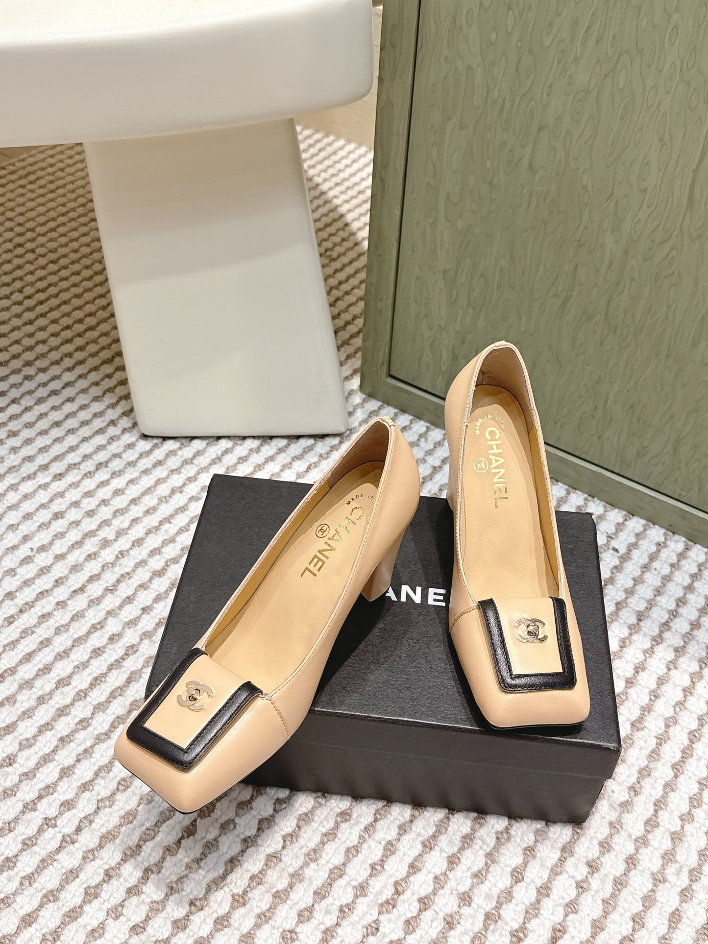 CHANEL 25S SLINGBACK SHOES 90MM IN BEIGE CALFSKIN SQUARE TOE GOLD HARDWARE - 35