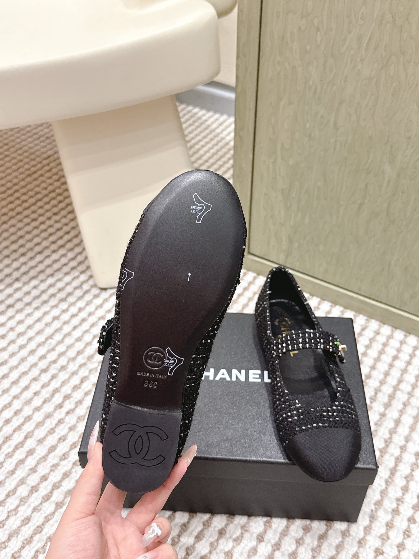 CHANEL 25S MARY JANE FLAT IN BLACK TWEED WITH CAP TOE GOLD HARDWARE - 35