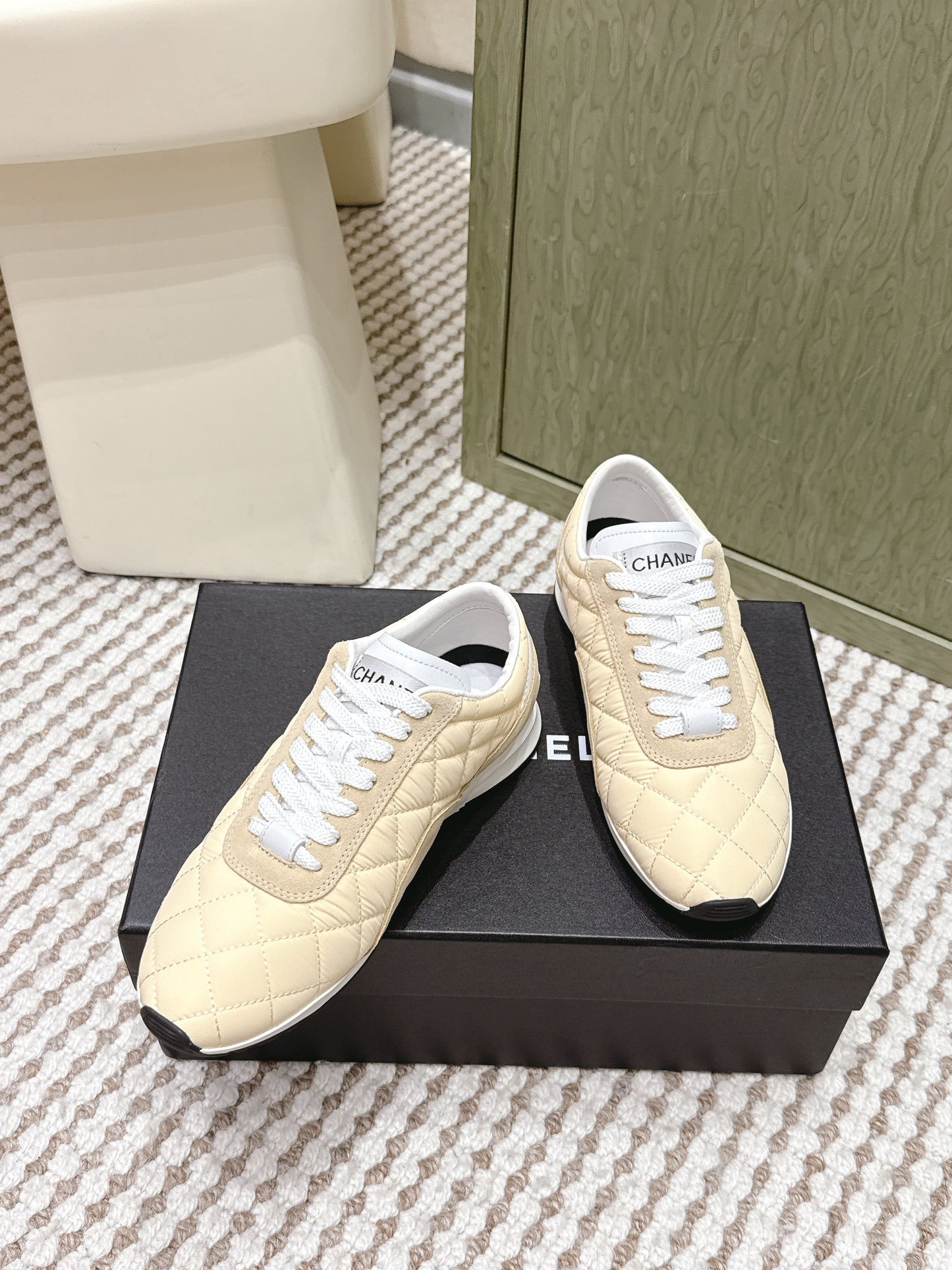 CHANEL 25S SNEAKERS IN LIGHT YELLOW CALFSKIN AND SUEDE - 35