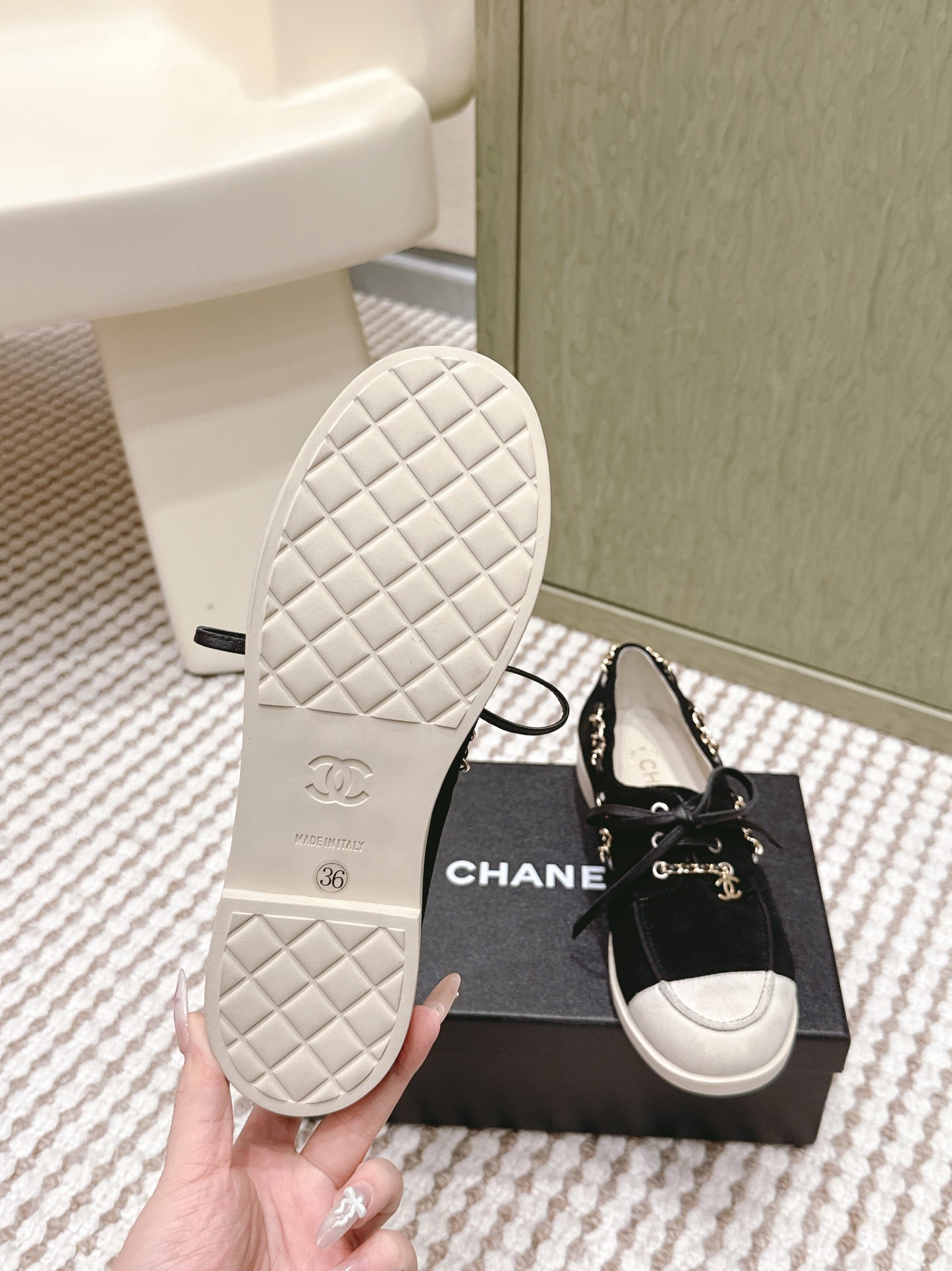 CHANEL 25S MOCCASINS IN BLACK AND LIGHT GREY SUEDE - 35