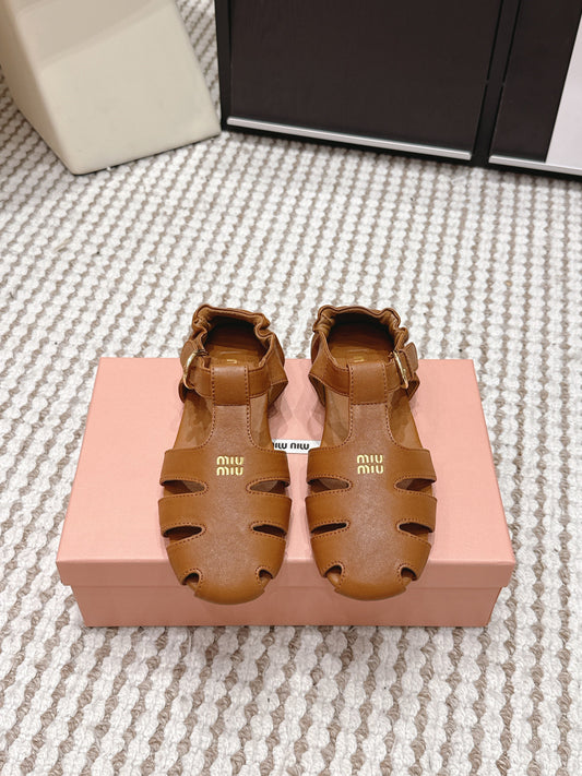MIUMIU 26S САНДАЛІ-РИБАЛКИ RUCHES З ТЕЛЯЧОЇ ШКІРИ КОРИЧНЕВО-ПОМАРАНЧЕВОГО КОЛЬОРУ ІЗ ЗОЛОТОЮ ФУРНІТУРОЮ