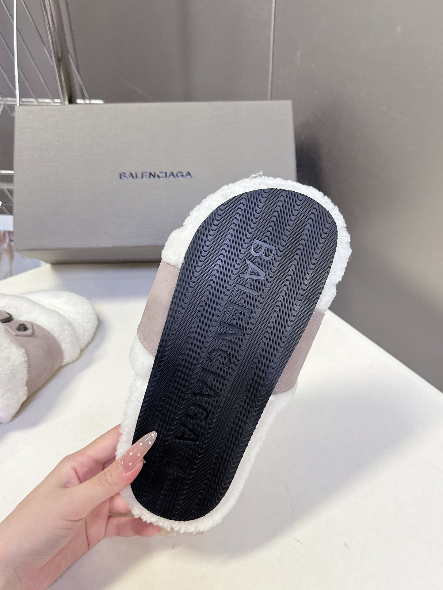 BALENCIAGA 25S SLIPPERS IN DUSTY PINK GRAY SUEDE AND WHITE WOOL - 35