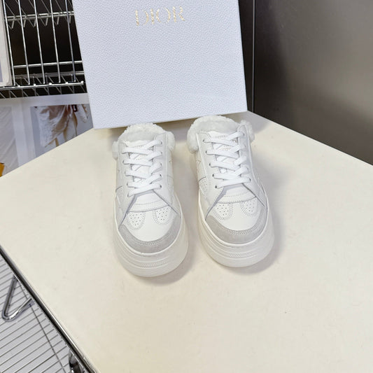 DIOR 25S КРОСІВКИ DIOR STAR 40 ММ З БІЛОЇ ОВЕЧОЇ ШКІРИ ТА ВОВНИ - 35