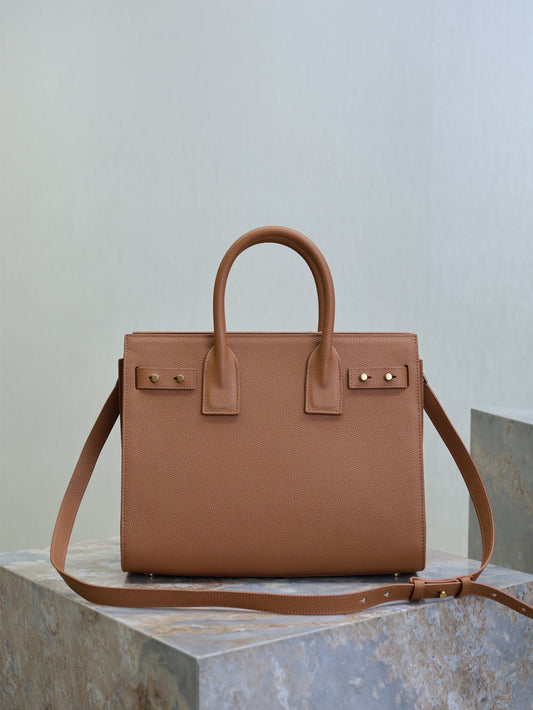 YSL 25S SAC DE JOUR GM 32 З М'ЯКОЇ ЗЕРНИСТОЇ ТЕЛЯЧОЇ ШКІРИ КОЛЬОРУ КАШТАН