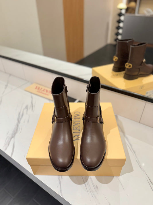 VALENTINO 25S PATTIE ANKLE BOOTS IN DARK BROWN CALFSKIN WITH GOLD HARDWARE - 35