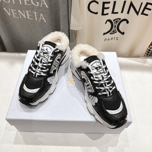 КРОСІВКИ DIOR CHRONO SNEAKER 25S ІЗ ЧОРНОЇ ШКІРИ ЯГНЯТИ ТА СІТЧАСТОЇ ТКАНИНИ, СТИЛЬ 4 - 35