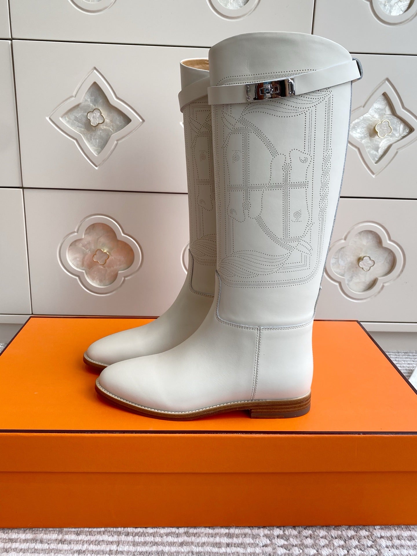 HM 25S JUMPING BOOTS IN WHITE LAMBSKIN WITH SILVER HARDWARE - 35