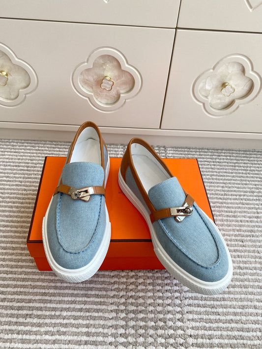 Мюлі 25S SLIP-ON з брезенту небесно-блакитного кольору та коричневої шкіри ягняти зі сріблястою фурнітурою - 35