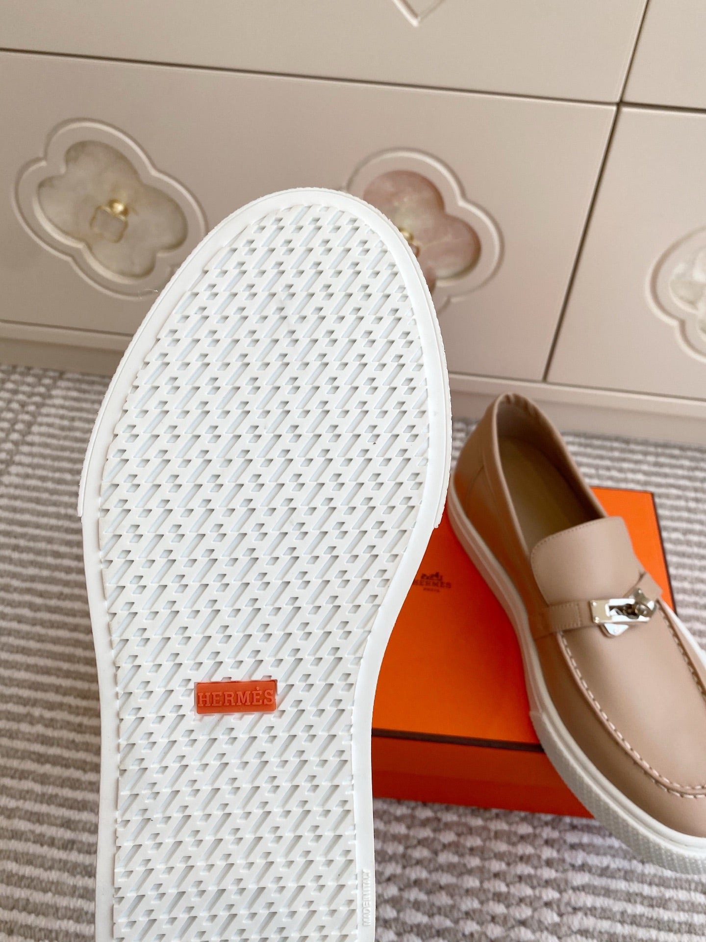 HM 25S SLIP-ON IN BEIGE LAMBSKIN WITH SILVER HARDWARE - 35