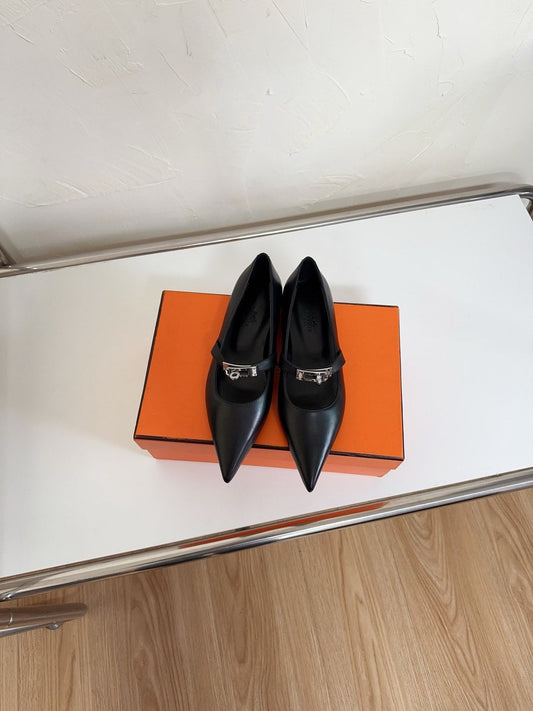 KIARA FLAT PUMP IN BLACK CALFSKIN - 35