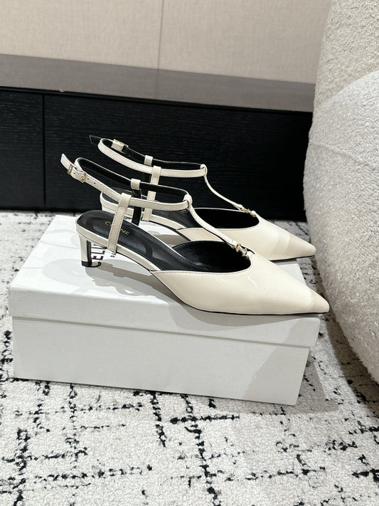 KITTEN T-BAR STRAP PUMP 5 CM IN WHITE PATENT CALFSKIN - 35