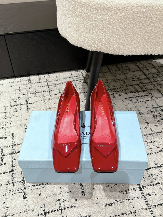 PRADA 25S КВАДРАТНИЙ НОСОК, ВИСОКІ ПІДБОРИ З ТЕМНО-ЧЕРВОНОЇ ГЛЯНЦЕВОЇ ТЕЛЯЧОЇ ШКІРИ - 35