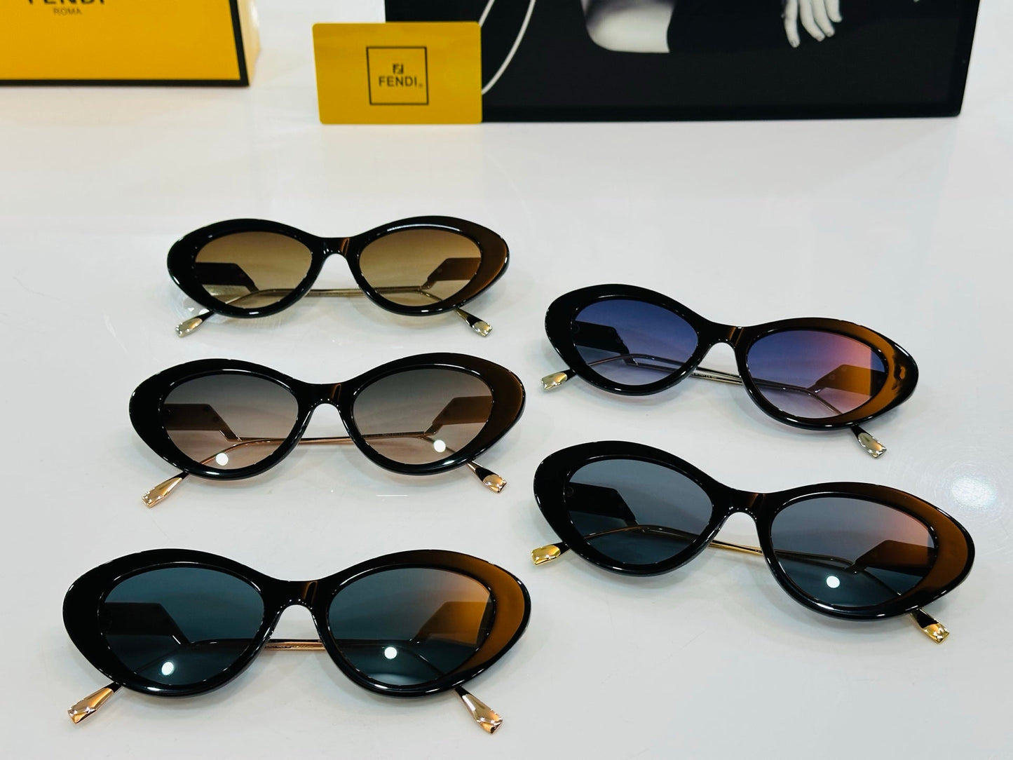 FF DIAMONDS CAT-EYE FRAME SUNGLASSES E3019 IN ACETATE - Purple