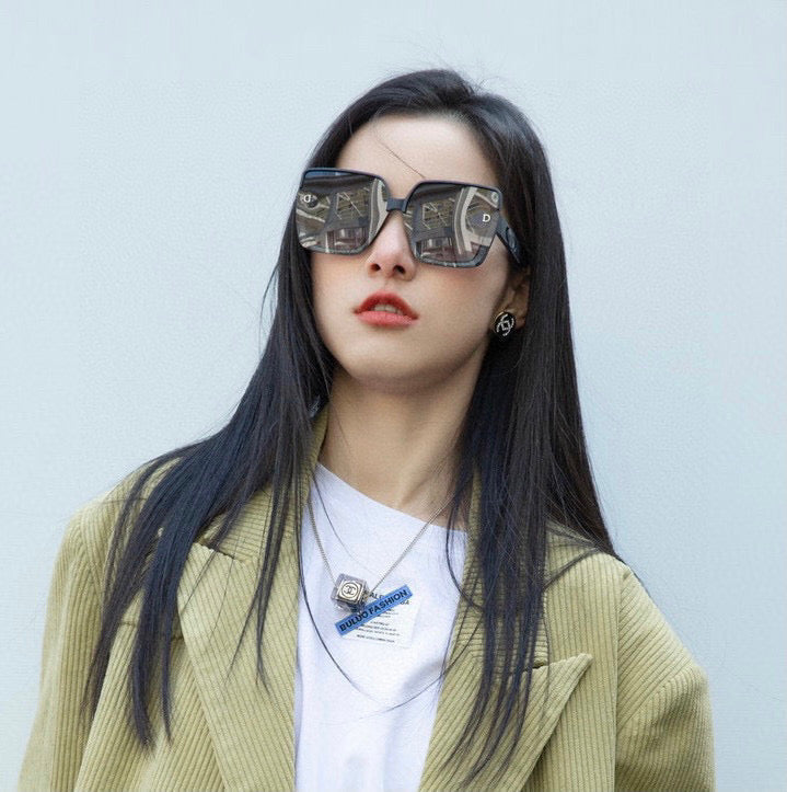 MONTAIGNE SQUARE SUNGLASS CD7129 IN ACETATE - White