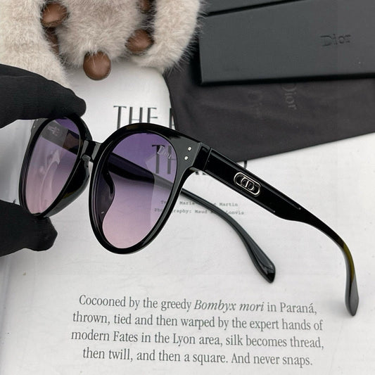 MONTAIGNE SUNGLASS CD5106 IN BLACK ACETATE - Black