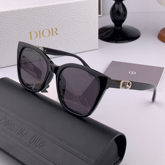 MONTAIGNE SUNGLASS CD67711 IN ACETATE - Ivory
