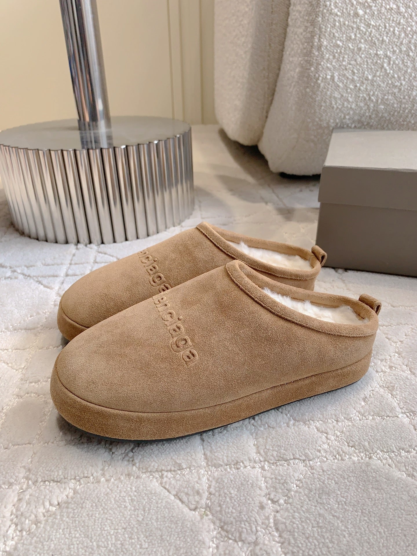 ALASKA SLIPPER IN CAMEL BROWN SUEDE - 35