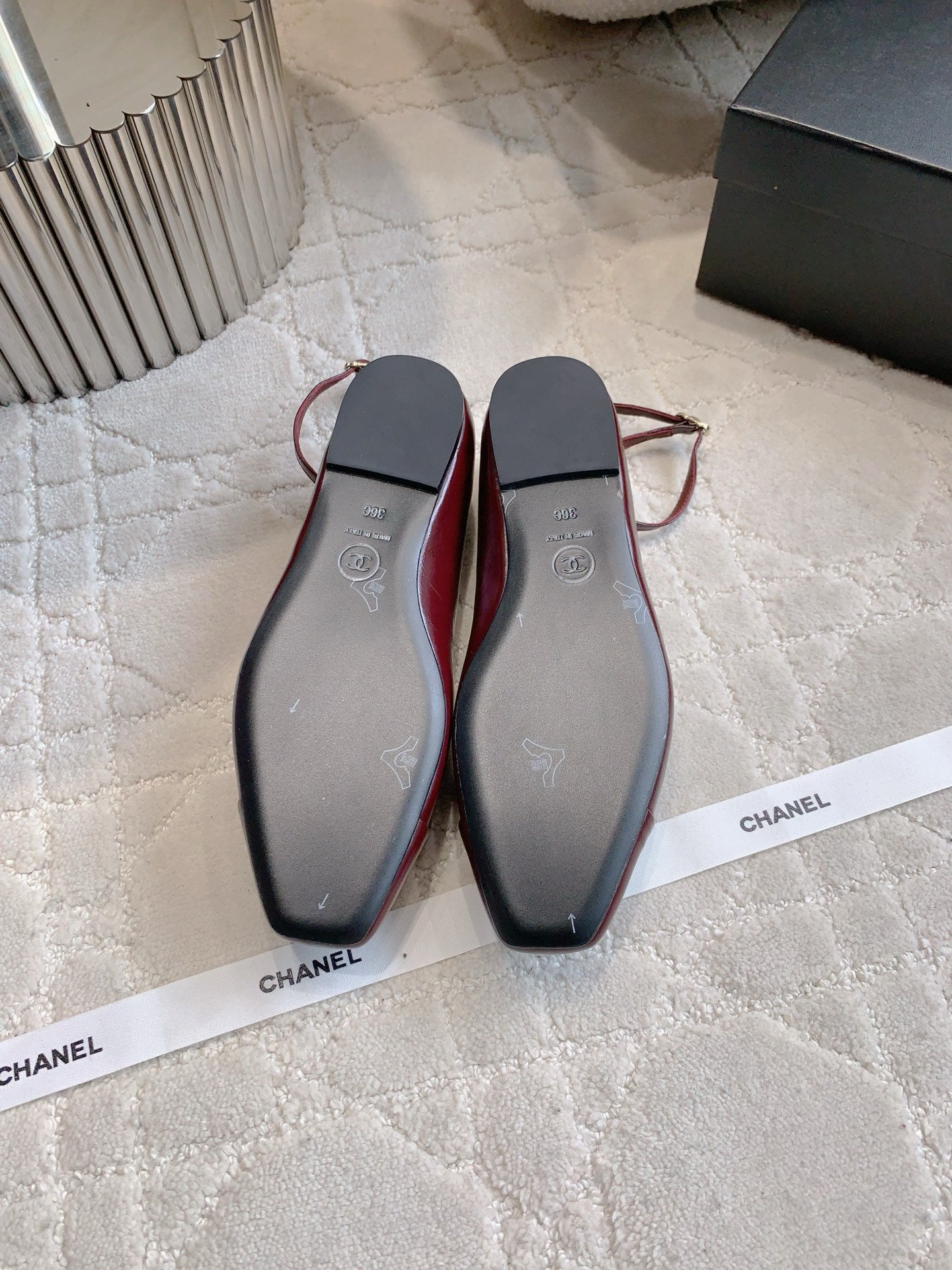 CHANEL 25S CAMELLIA SQUARE TOE FLATS IN ROSSO ANCORA CALFSKIN GOLD HARDWARE - 35